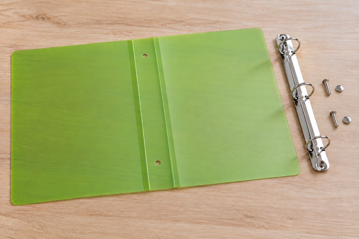 Poly Binders: Construction and assembly